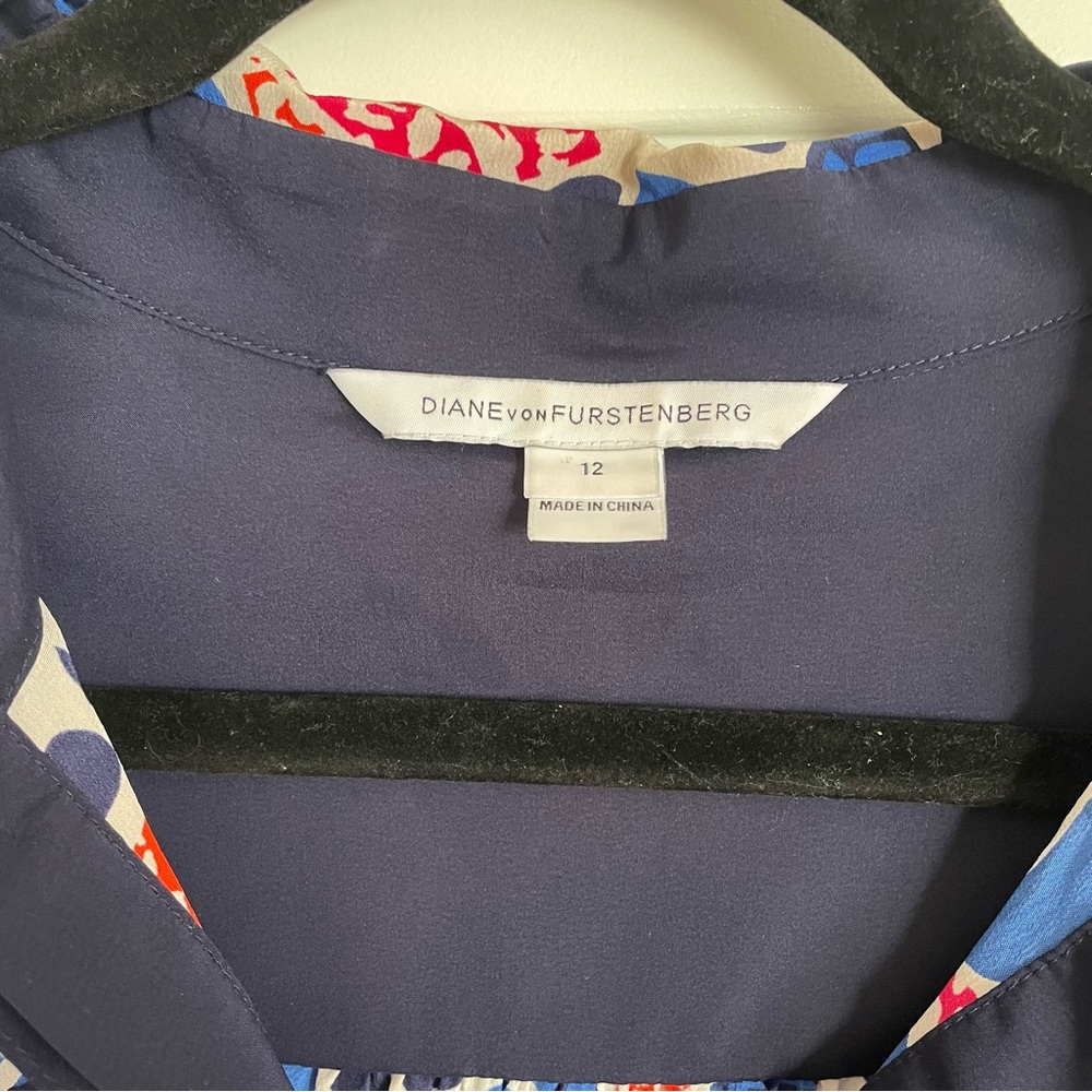 Diane Von Furstenberg Silk Vibrant Blue and‎ Red Button Down Shirt Long Sleeve - Picture 2 of 5